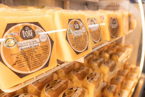 Queijos coloniais da Dorf Produtos Lácteos Artesanais