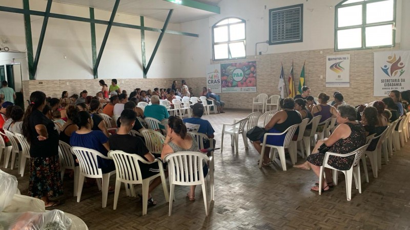Entrega de cestas básicas alimentos do PAA para 70 famílias em Arroio do Sal