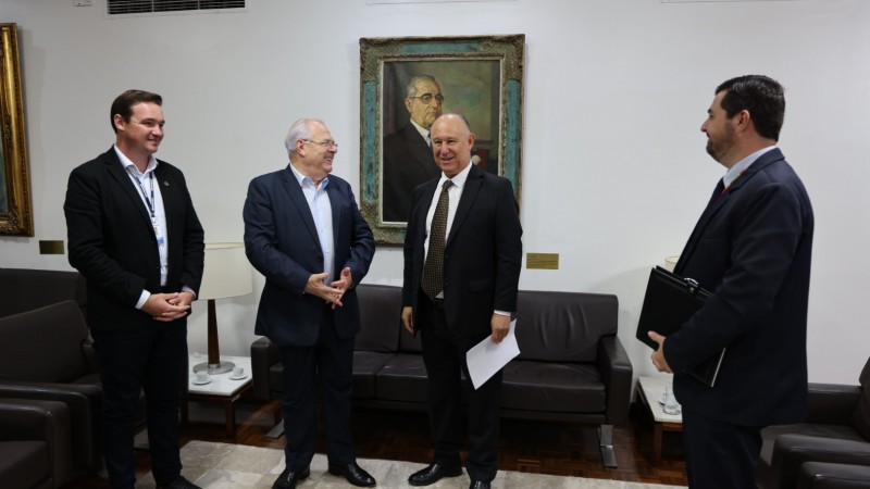 Covatti foi acompanhado ´pelo presidente da Emater-RS/Ascar, Luciano Schwerz, e pelo chefe de gabinete, Norton Baum
