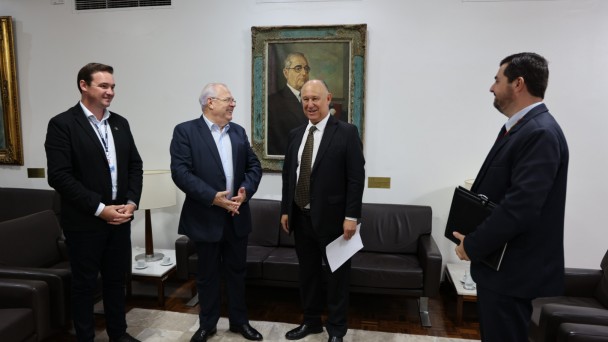 Covatti foi acompanhado ´pelo presidente da Emater-RS/Ascar, Luciano Schwerz, e pelo chefe de gabinete, Norton Baum
