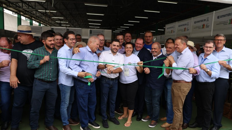 Secret&aacute;rio Gustavo Paim acompanhou o Vice-Governador durante a abertura do Pavilh&atilde;o na Expodireto